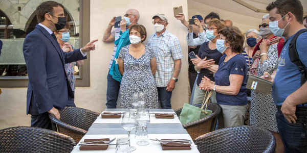 Emmanuel Macron, président de la république, visite le village de Martel au cours d'un déplacement dans le Lot, jeudi 3 juin 2021