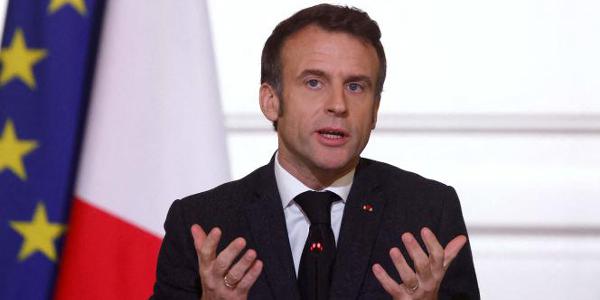 emmanuel macron 122022