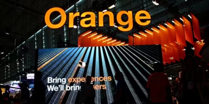 orange prepare un plan de reorganisation en france cfe cgc orange juin 2025 le monde